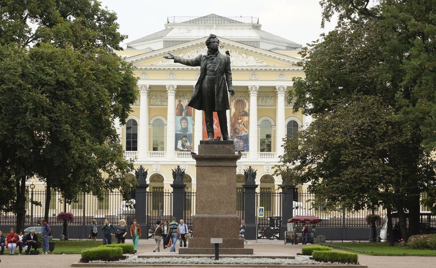 Петербург попал на первое место у путешественников, ценящих отечественную литературу и историю
