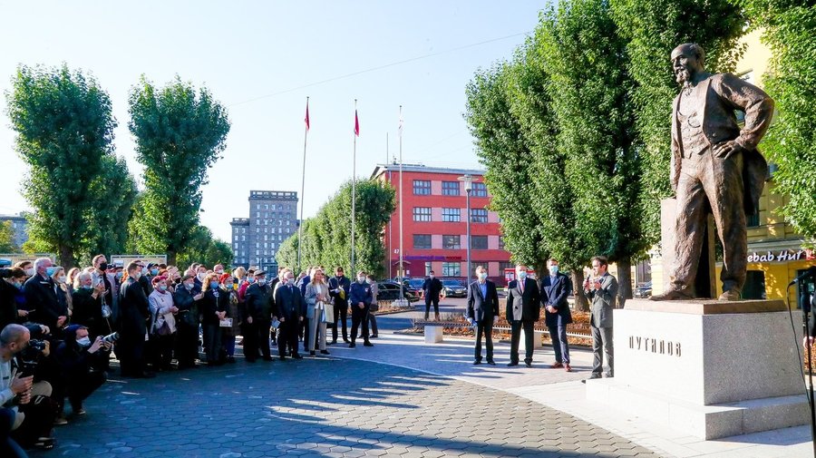 В Петербурге открыли памятник Николаю Путилову, основателю Кировского завода