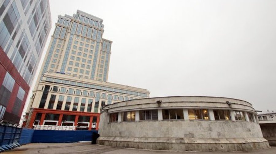 Палеонтологи нашли древние окаменелости на стенах метро «Электросила»