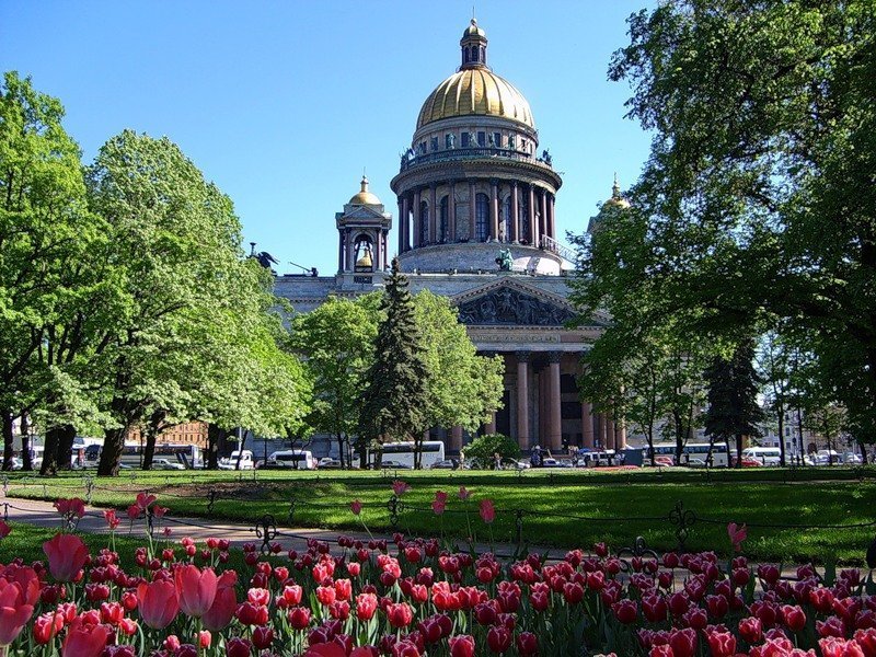  Лужайка перед Исаакиевским собором