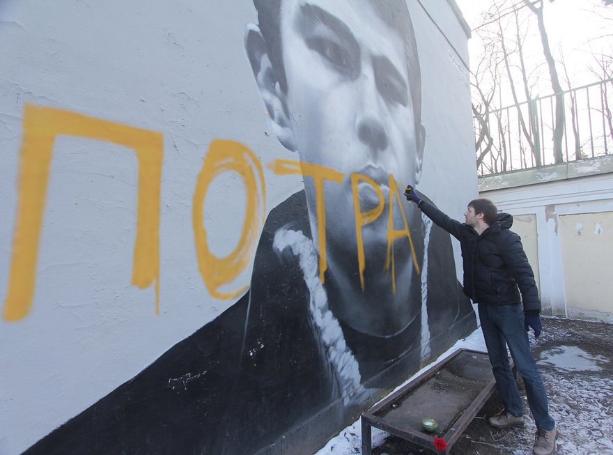 Кто то реп читал кто то рисовал граффити мем