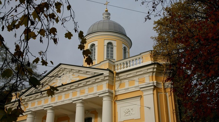 С храма Святой Екатерины на Васильевском сняли леса
