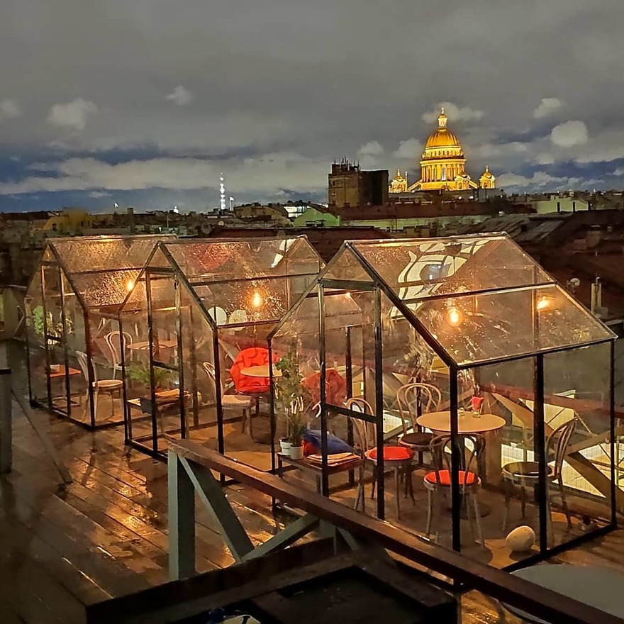 В баре «Небо и вино» на Пирогова появились уютные панорамные домики 
