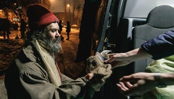 В Петербурге собирают новогодние подарки для бездомных