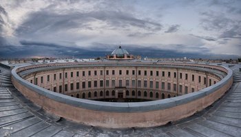 Удивительные дворы Петербурга