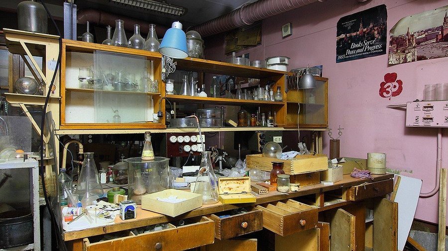 Заброшенная химическая лаборатория