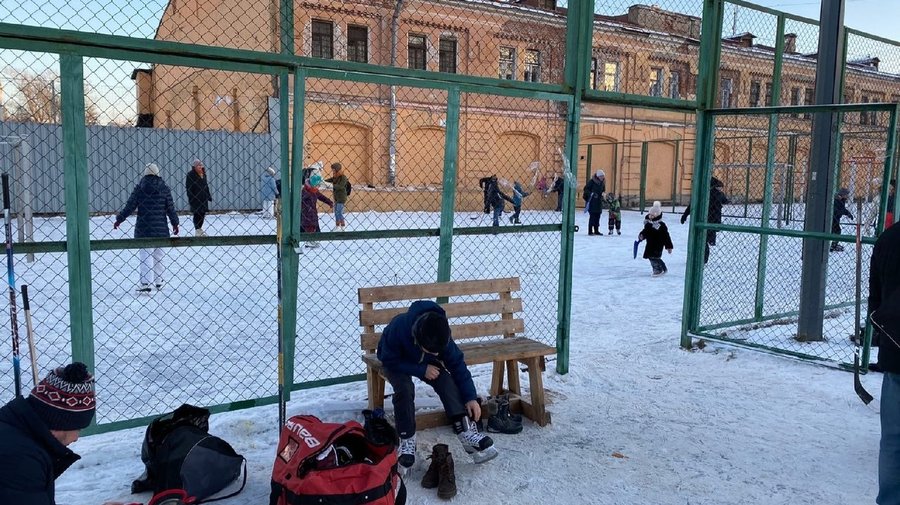В Овсянниковском саду появился бесплатный каток