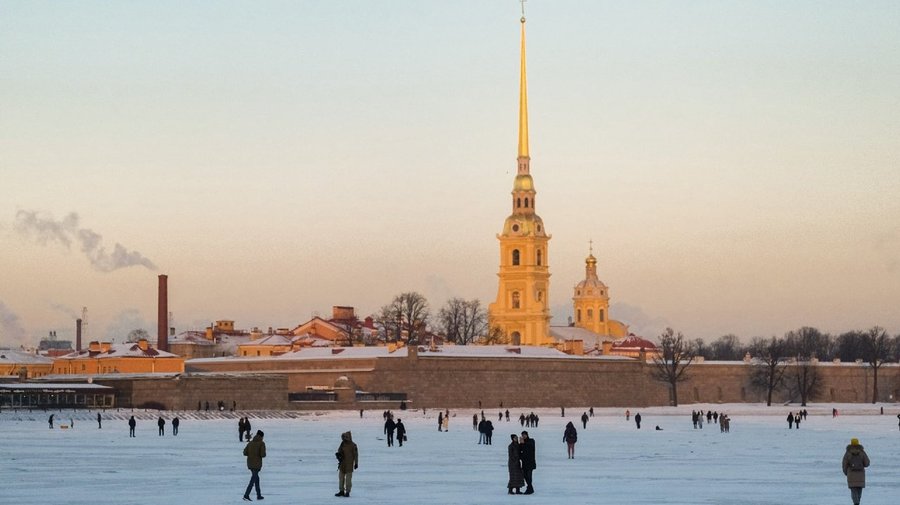Гуляния по льду в Петербурге запрещены до середины марта