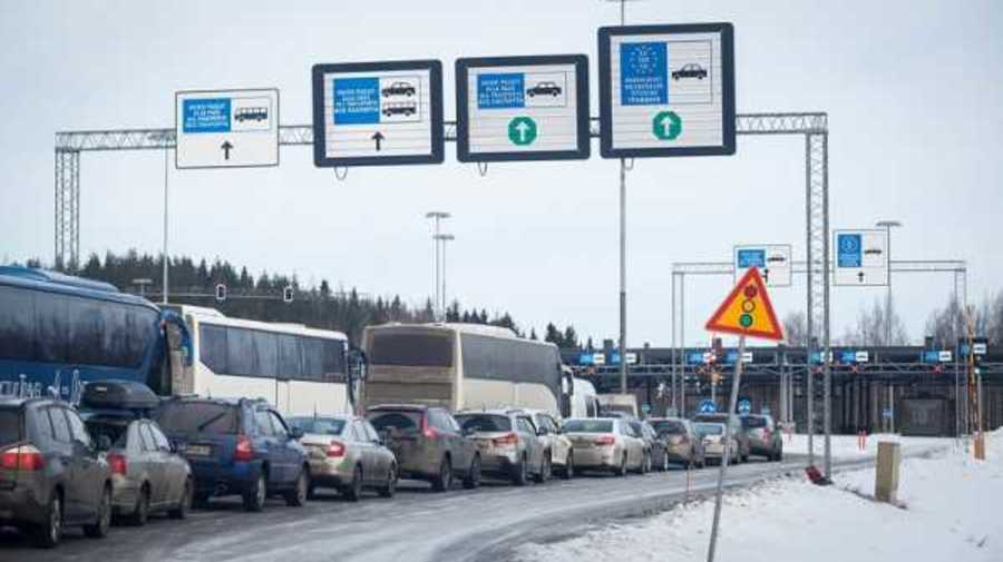 На пограничном пункте «Торфяновка» петербуржцы могут бесплатно сдать тест на вирус