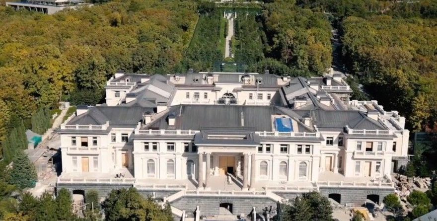Путин опроверг информацию о владении дворцом в Геленджике