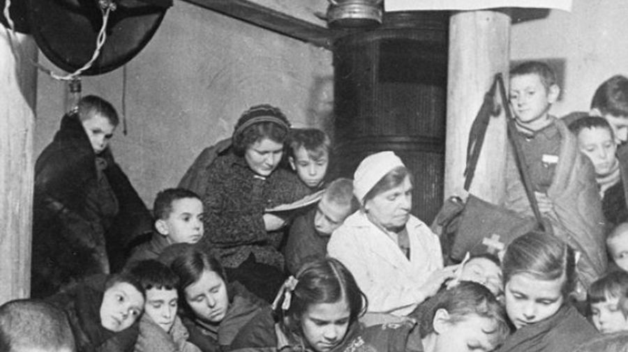 Голоса Жукова, Берггольц и Шостаковича звучат на записях времен блокады, переданных Петербургу