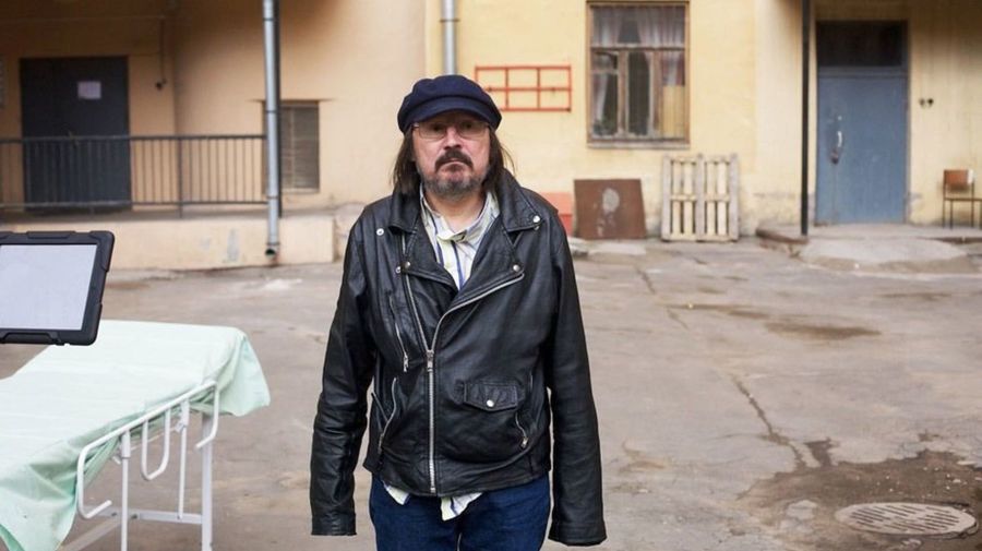 Петербуржцы могут прогуляться по виртуальной комнате Алексея Балабанова 