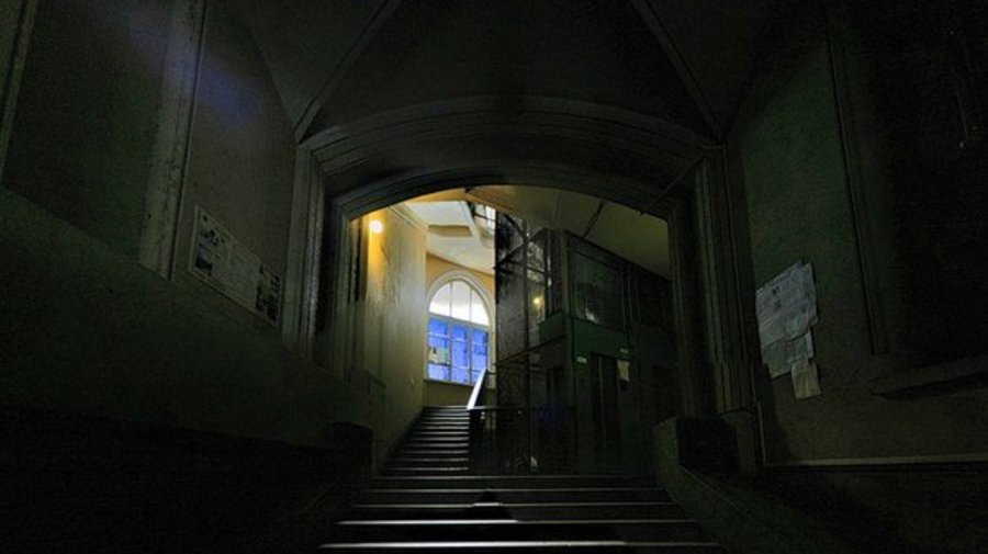 Необычный подъезд в доходном доме акционерного общества Феттер и Гинкель
