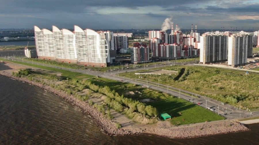 Пляж на юго-западе Петербурга благоустроят за 30 миллионов рублей