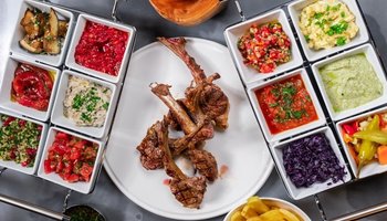 8 ресторанов и кафе, открывшихся в Петербурге к новому сезону