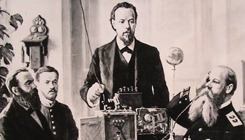 Надо знать: 24 марта 1896 года в Петербурге была передана первая радиограмма
