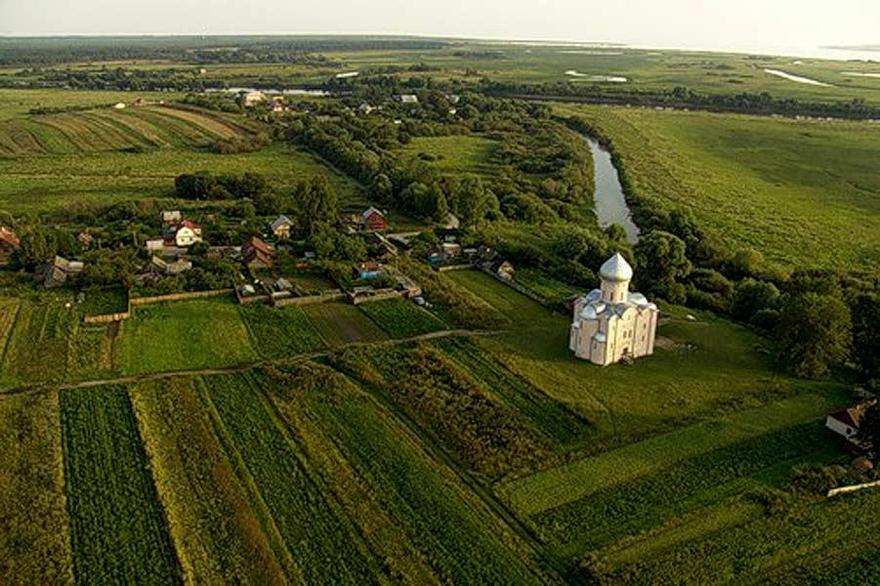 Древние храмы рядом с Петербургом