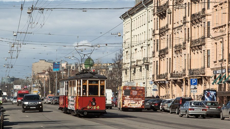 В Петербурге каждые выходные можно кататься на ретро-трамвае
