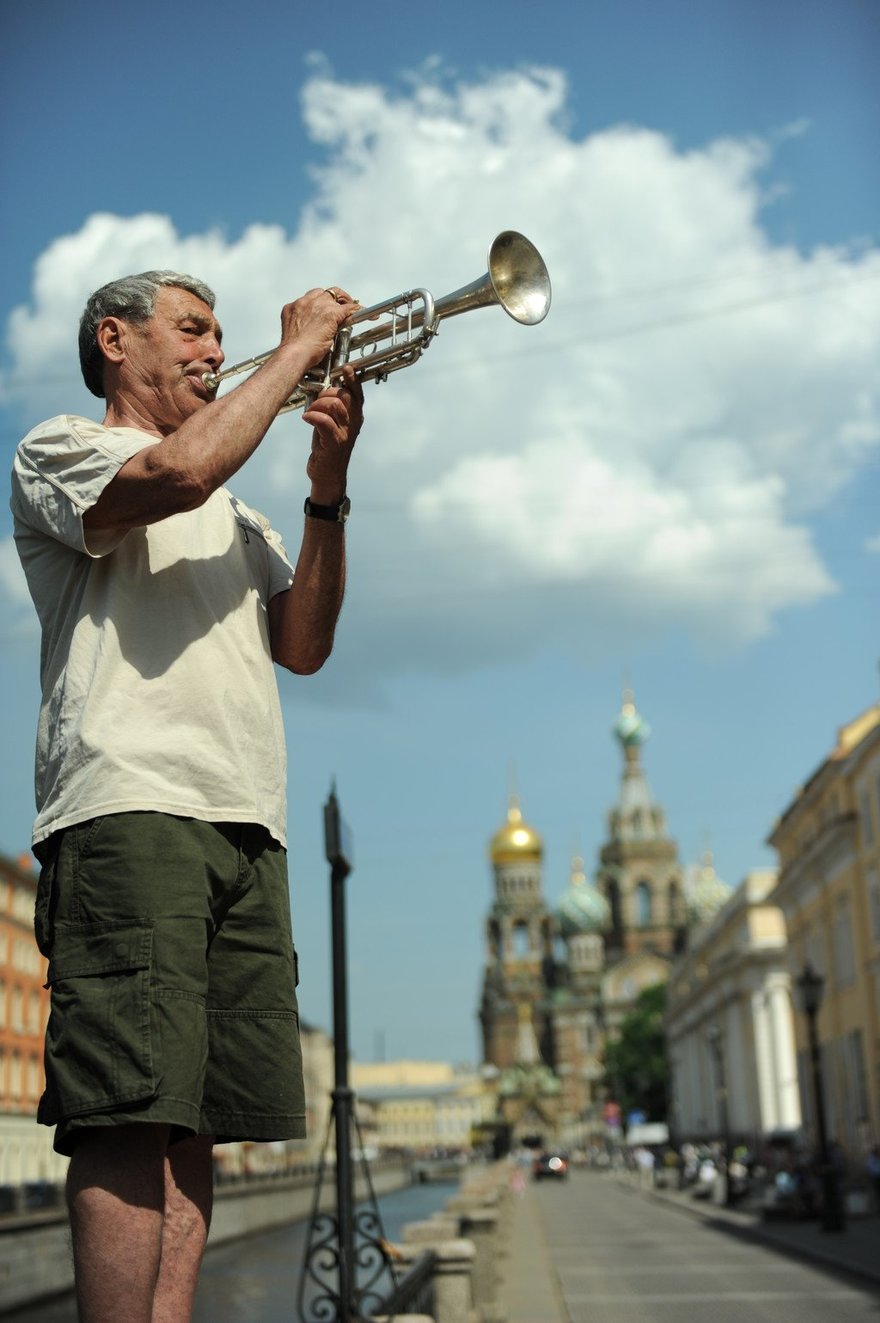В Петербурге собираются ограничить выступления уличных музыкантов