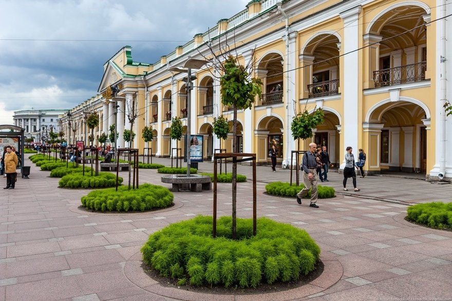 Гостиный Двор в Петербурге озеленят