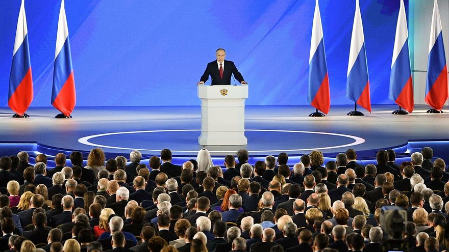 В обращении к Федеральному собранию Путин пообещал обновить здравоохранение и помочь нуждающимся
