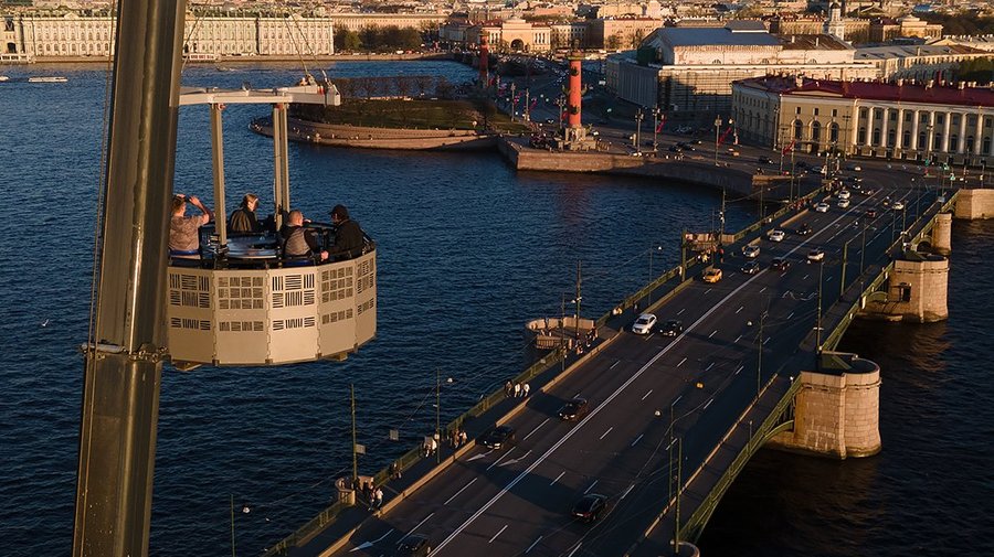 В центре Петербурга появился подъёмник для высотного обзора