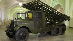 Выставка «На фронте и в тылу» в Военно-историческом музее артиллерии, инженерных войск и войск связи