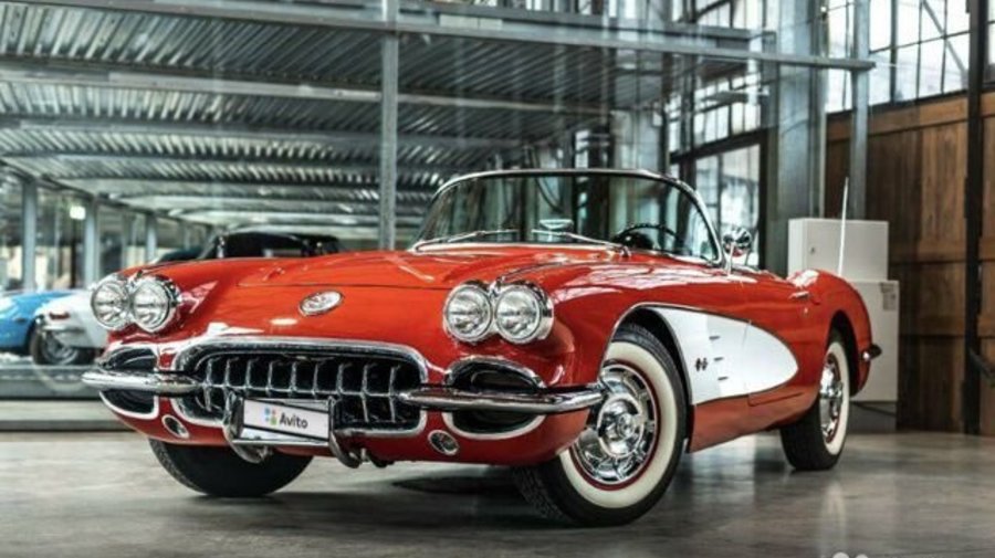 В Петербурге продают уникальный Chevrolet Corvette 1960 года
