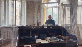 В Музее Иосифа Бродского открылась выставка «Стол поэта»