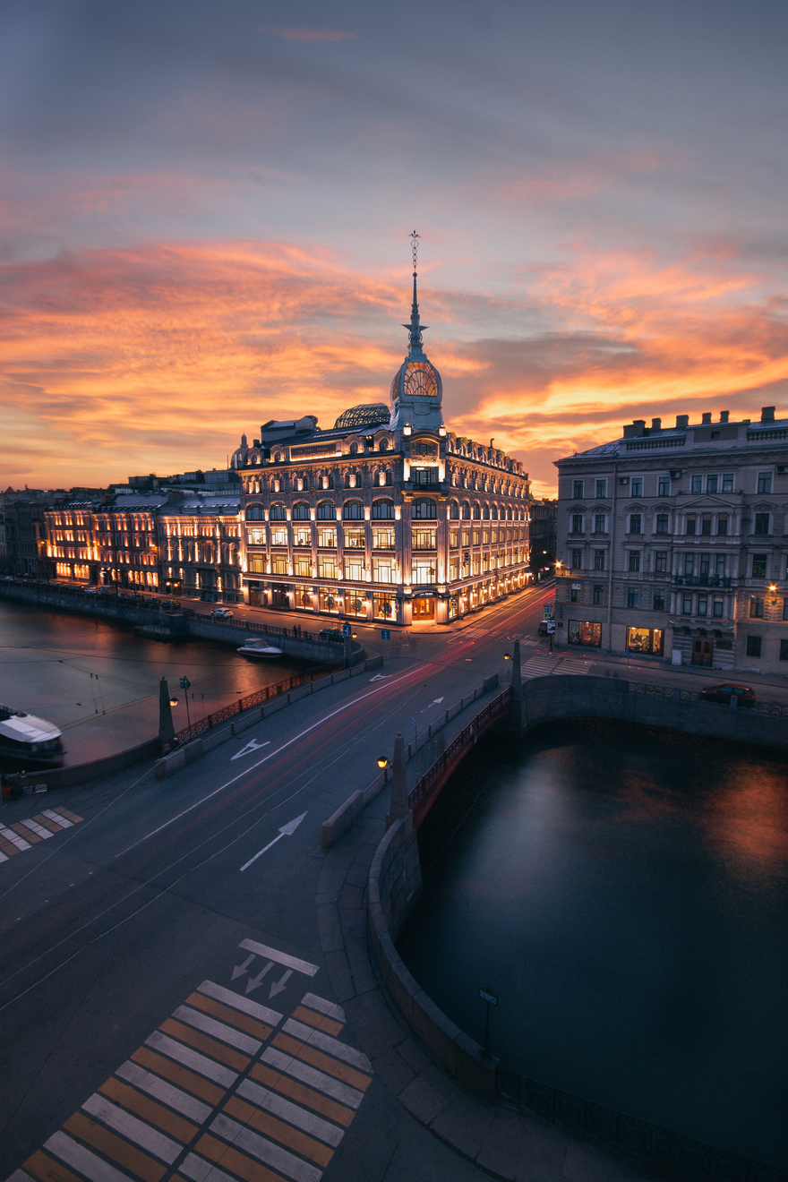 Исторический универмаг AU PONT ROUGE