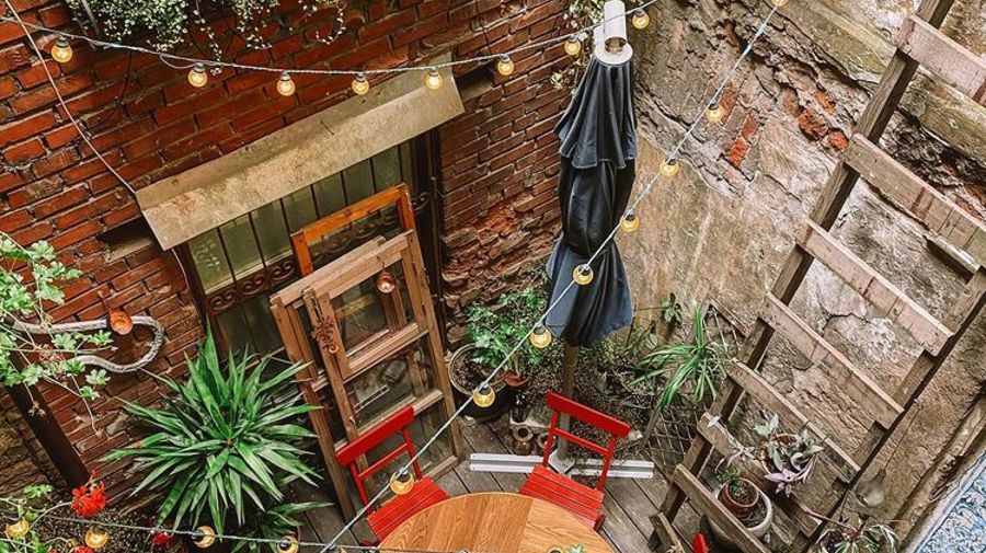 Tawny Bar