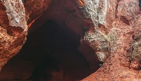 Карстовая пещера в поселке Рождествено
