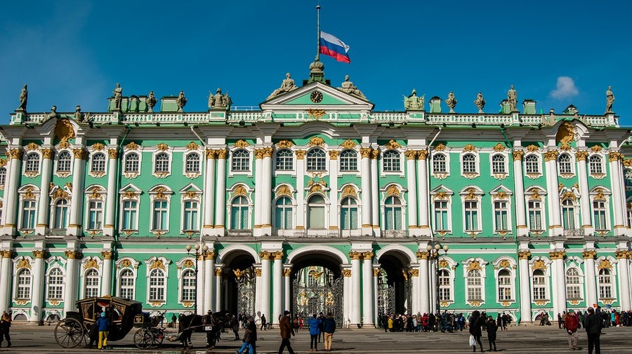 Эрмитаж продаст NFT-токены на картины из своей коллекции