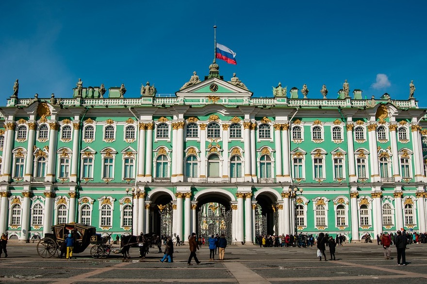 Эрмитаж продаст NFT-токены на картины из своей коллекции