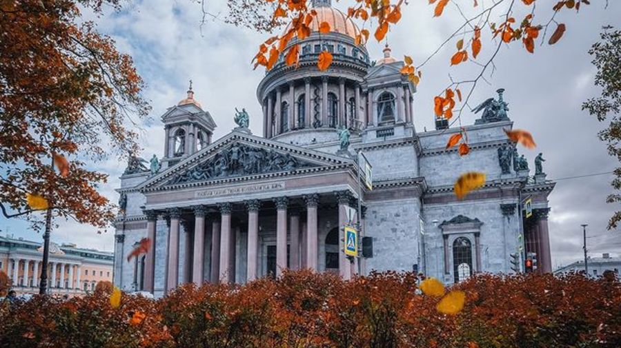 На границе атмосферных вихрей: в Петербурге 19 сентября будет прохладно