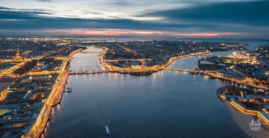 Всемирный день туризма перекроет движение в Петербурге 25 сентября