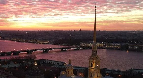 Фоторепортаж: осенний рассвет над Заячьим островом