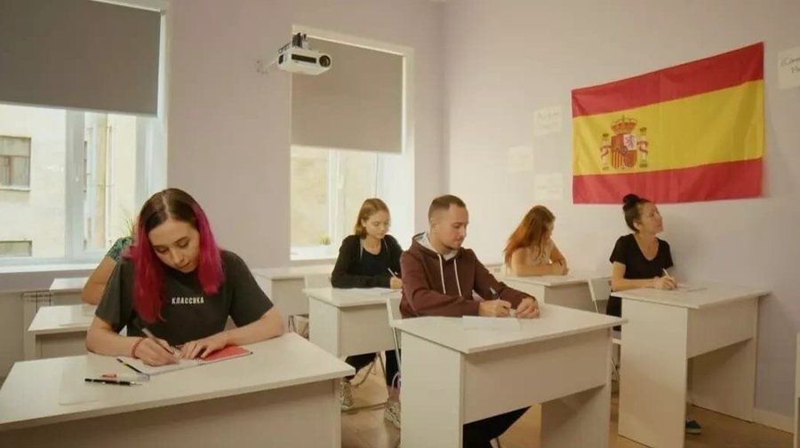 Языковые курсы в школе ALL RIGHT