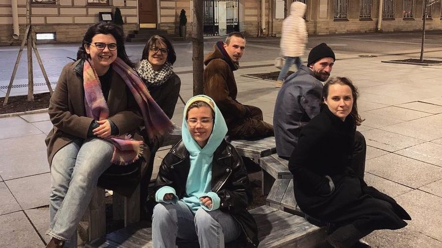 Скамейка «для всех возрастов» появилась в центре Петербурга