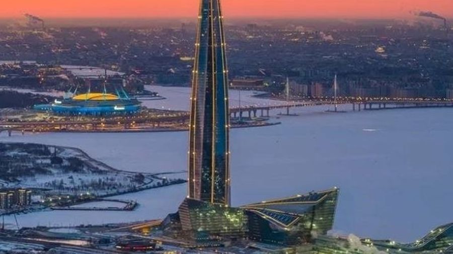 Небольшие дожди и сильный ветер побеспокоят петербуржцев 21 октября