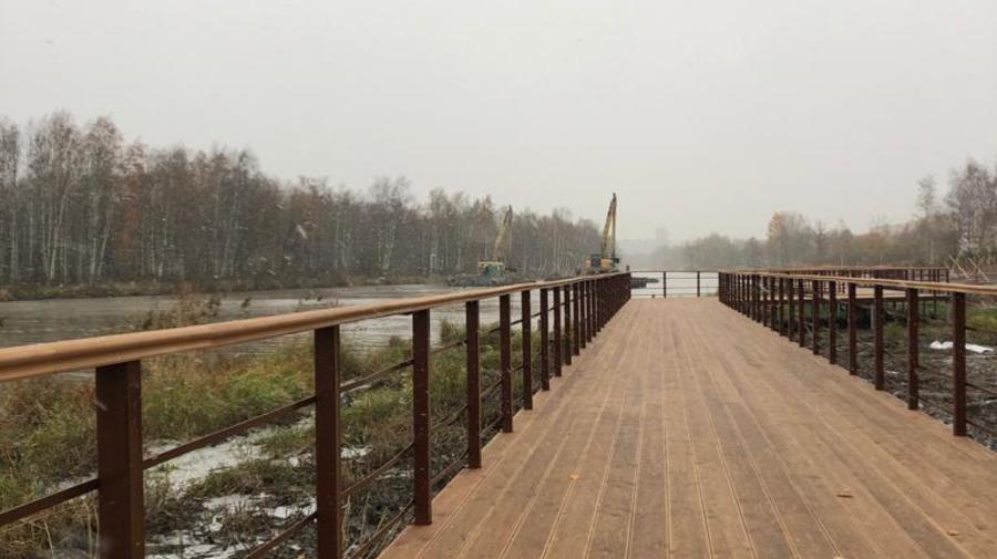 Новую экотропу открыли на набережной реки Глухарки