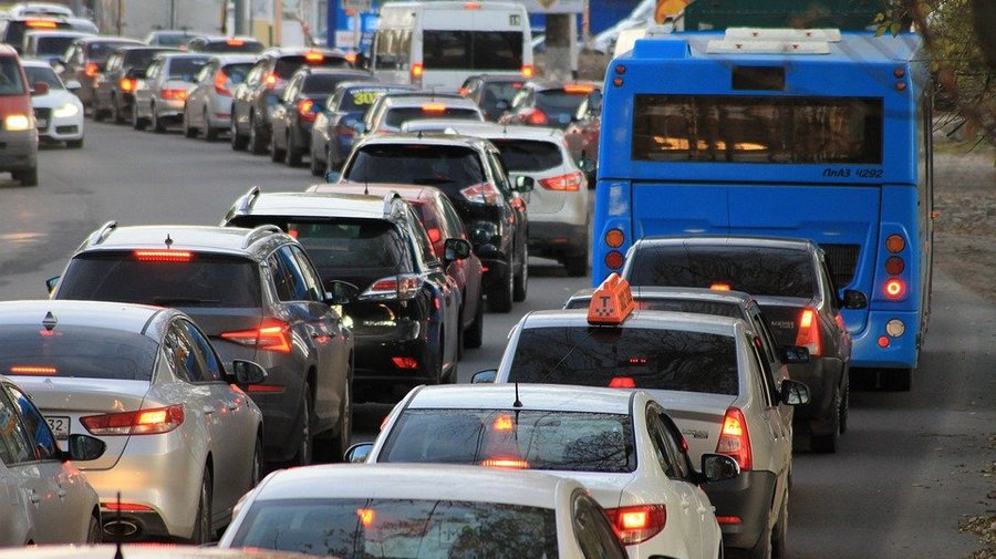 Петербург вечером 29 октября встал в 9-балльных пробках