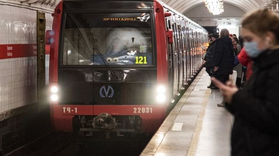 Локдаун не удался: в метро усилили движение поездов