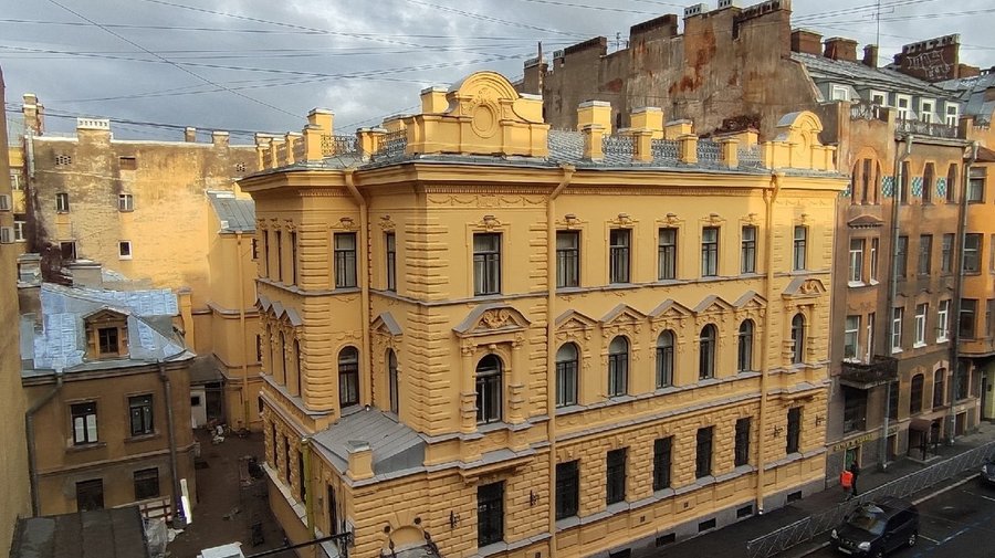 Ремонт фасада особняка Обуховой практически завершили