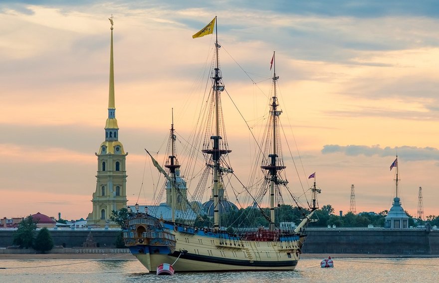 На Неве установят семь исторических кораблей
