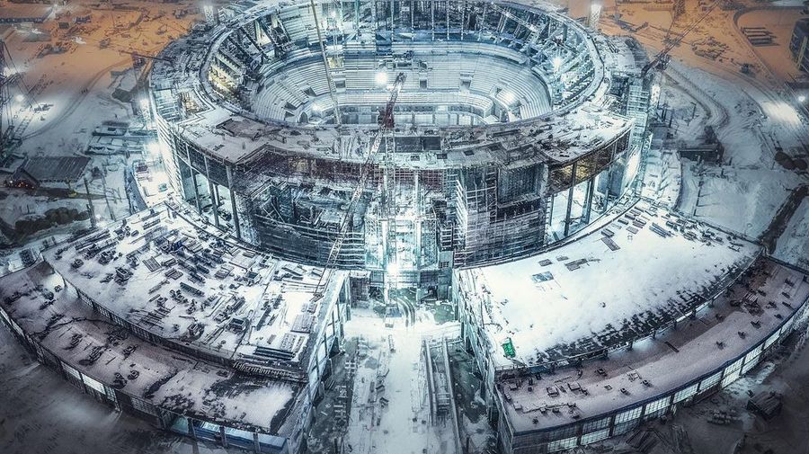 Фотограф снял с дрона строительство Ледовой арены на месте бывшего СКК