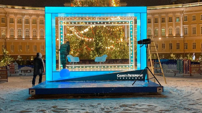 Петербуржцы и гости города смогут побывать на торжественном открытии новогодней Дворцовой площади