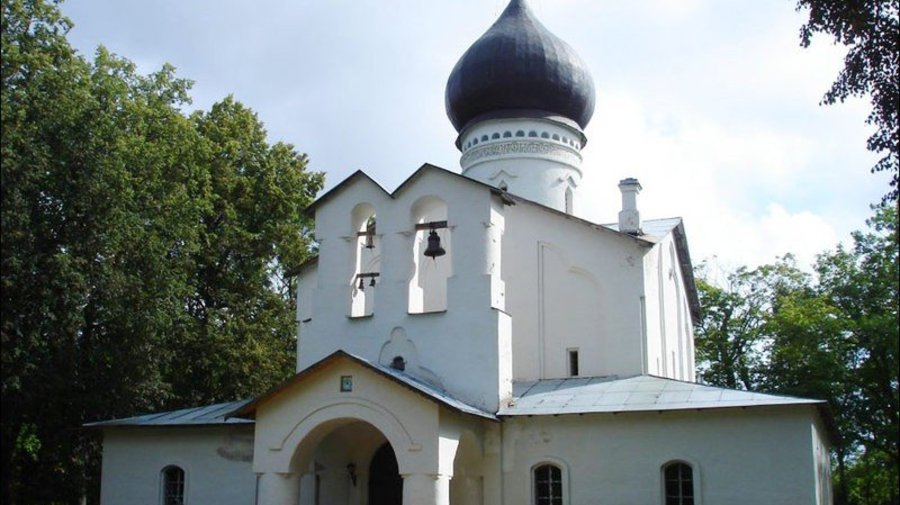 Гдов