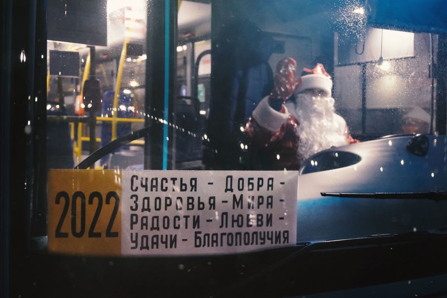 Дед Мороз сядет за руль автобуса в Петербурге