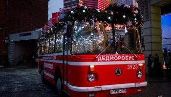В Приморском районе будут ездить музыкальные Дедморобусы